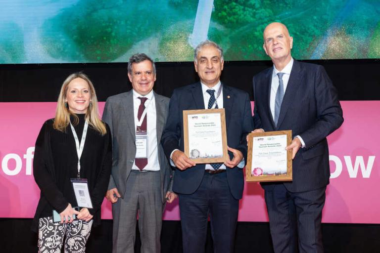 Teaser image for TUI Care Foundation wint twee Global Responsible Tourism Awards op World Travel Market Londen