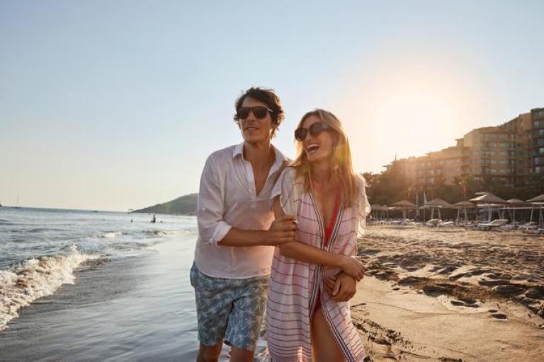 Teaser image for Les célibataires et les couples optent de plus en plus pour des voyages pendant les vacances scolaires
